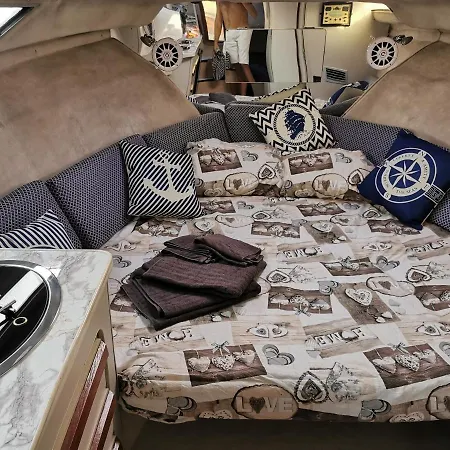 Virginia Botel Syrakus